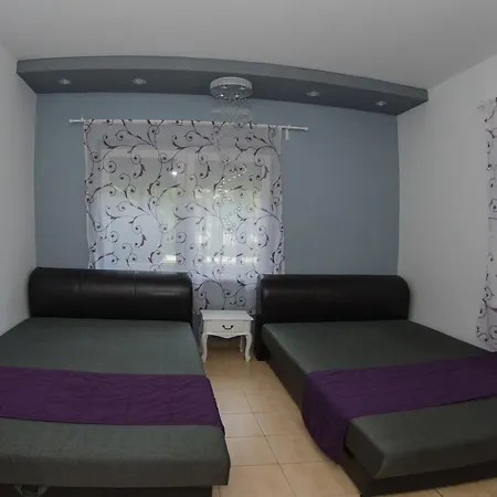 Dorothy Apartment